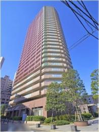ローレルコート新宿タワーの外観