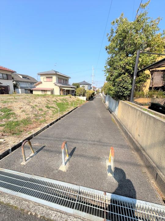 南東側遊歩道