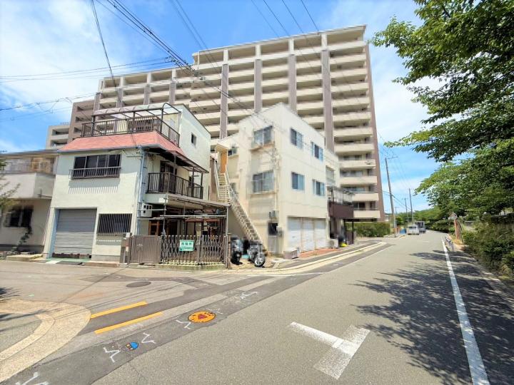 ■河川敷の桜並木が望めます！