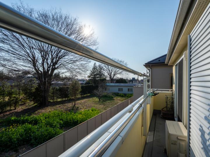 南側に建物はございません。