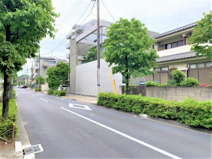 前面道路（歩道あり）