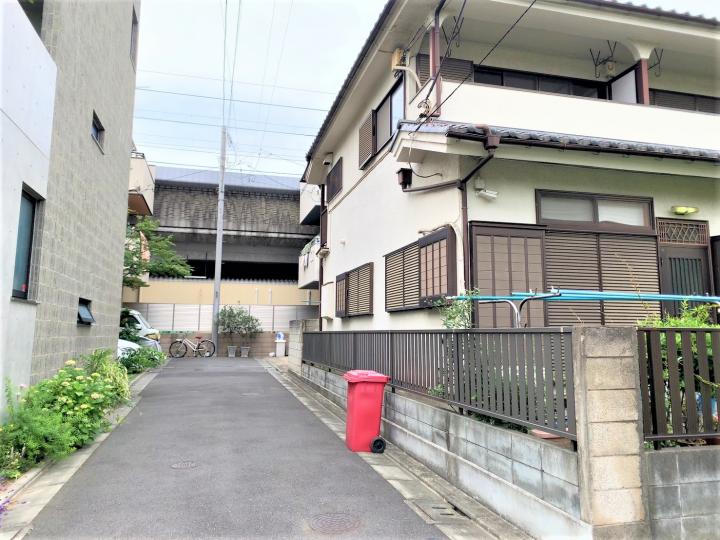 西側道路（接道はしていません）