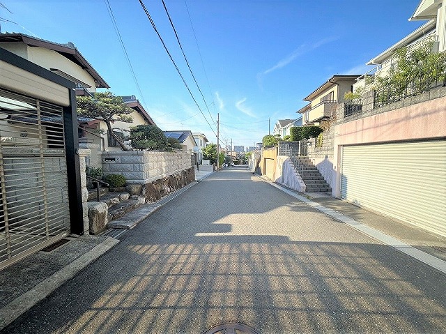 前面道路約６メートル