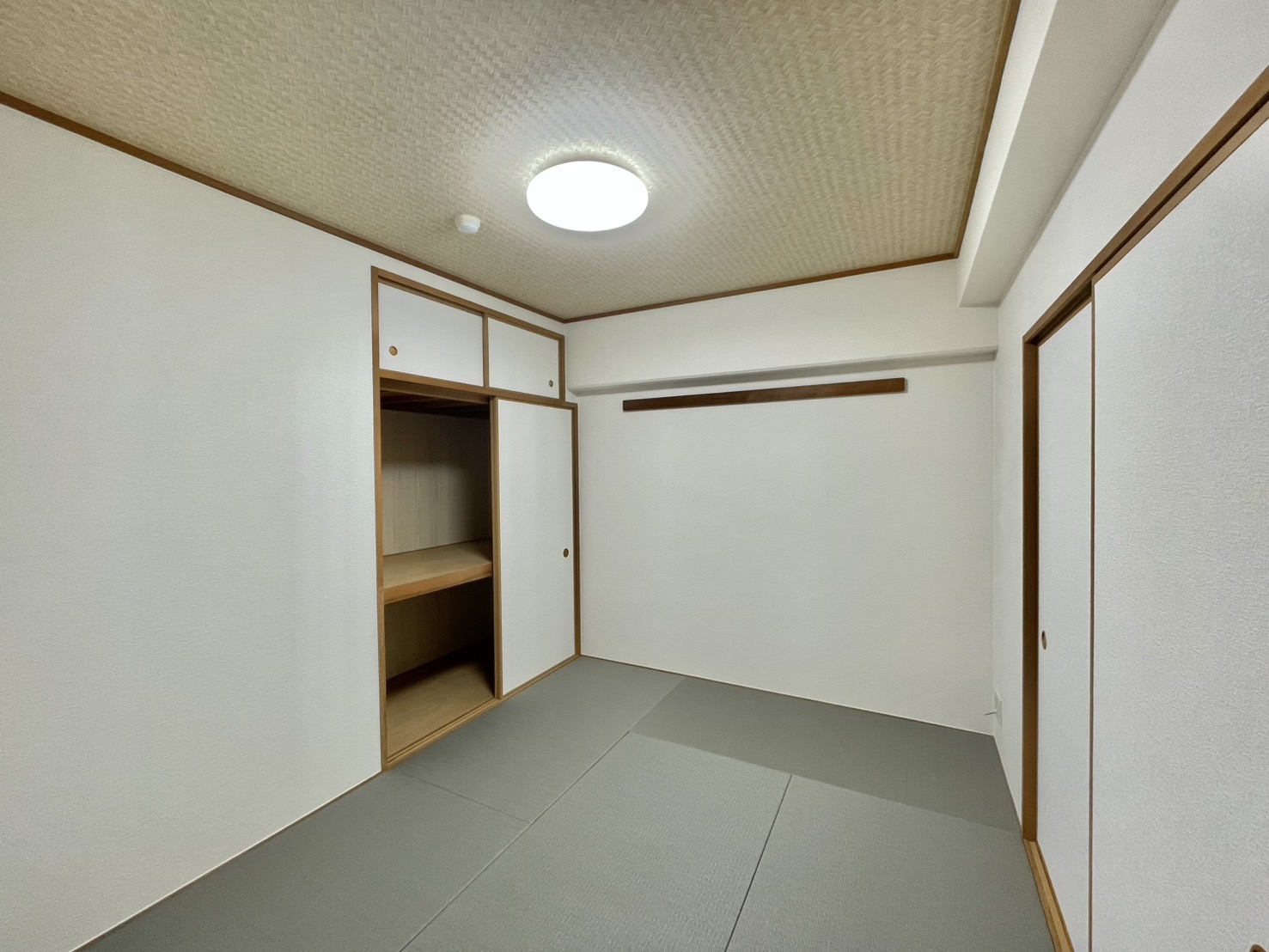 ■約5.6帖の和室部分■畳、襖張替済み。物入もございます