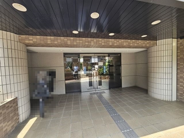エントランス前