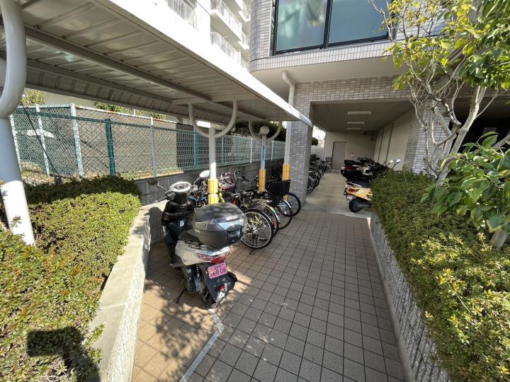 駐輪場、バイク置き場もございます！