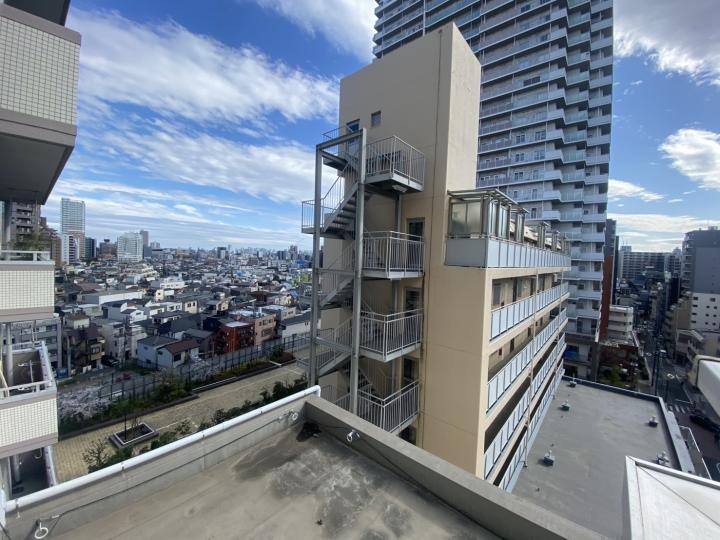 南西側バルコニーからの眺望でございます