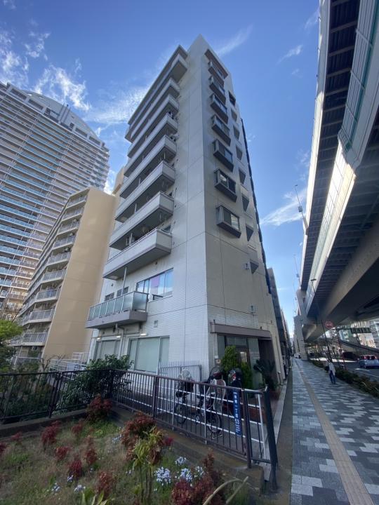 都営三田線　新板橋駅より徒歩約1分の立地でございます