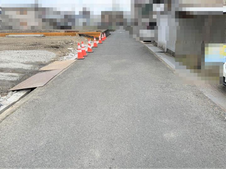南側道路（東向）