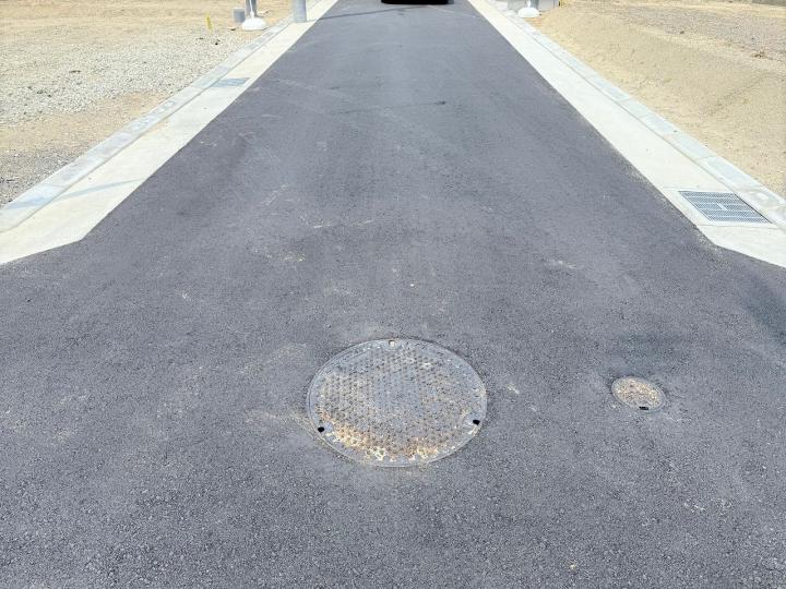 南側道路（東向）
