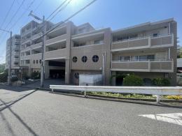 ディーレスティア六甲山手の外観