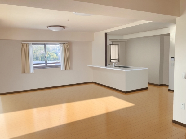 室内（リビングダイニング）ＣＧで作成したリフォームイメージです。
