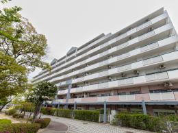 リバライン井高野２号棟の外観
