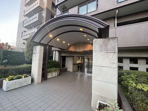 エントランス前アプローチ