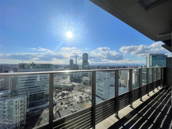 南西側バルコニーからの眺望（眺望は将来を保証するものではありません。）