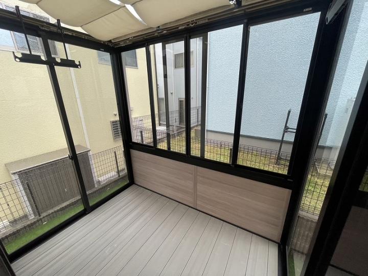 ウッドデッキ付きの為、雨の日でも安心です。