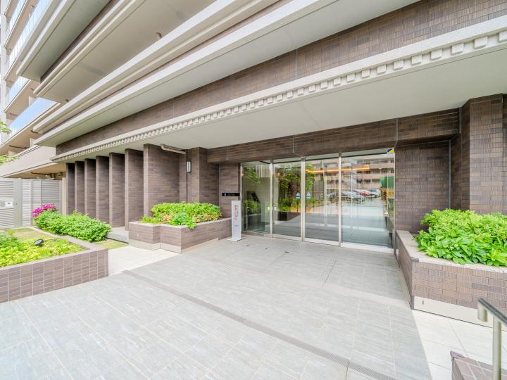 マンション玄関です。