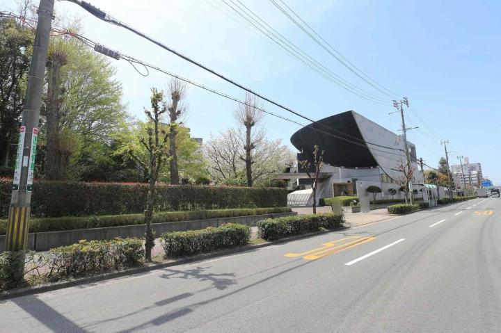 北野高校へ徒歩９分（約６７０ｍ）