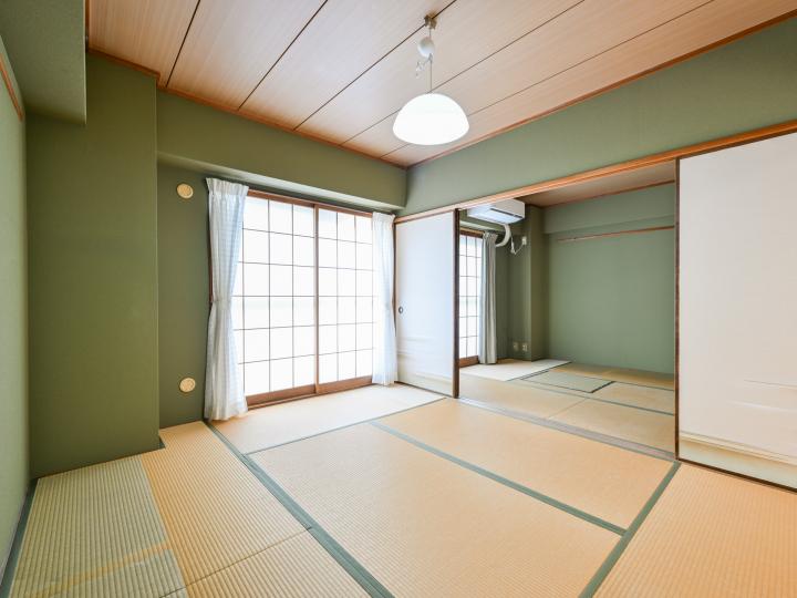 リビングの南側にある和室です！リフォームによって洋室に変更することも可能です！