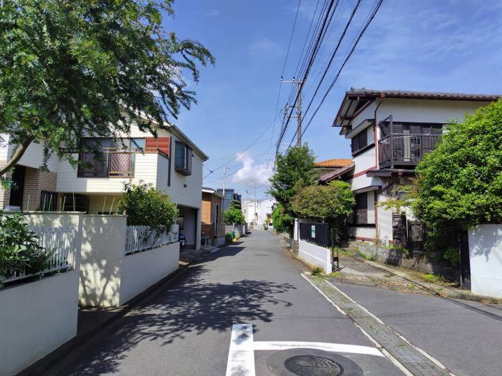 北西側道路