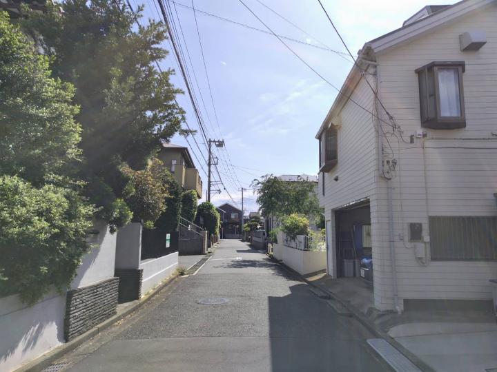 北西側道路