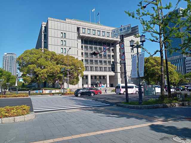大阪市役所約1100m徒歩14分