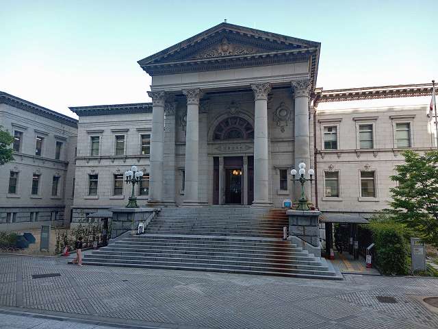大阪府立中之島図書館1230m徒歩16分