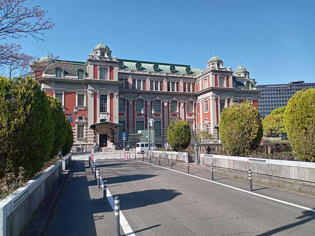 大阪市中央公会堂1400m徒歩18分