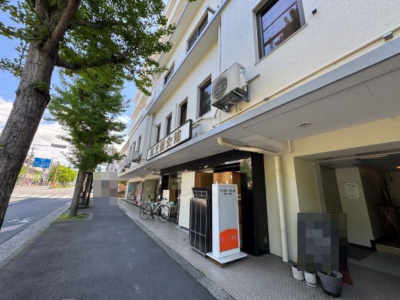 マンション前の道路