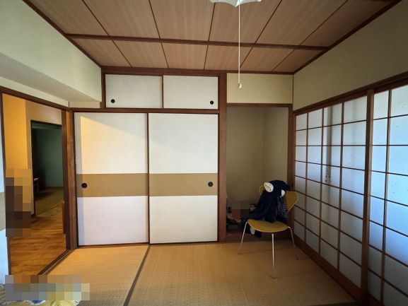 押し入れは天袋付き　床の間もあります