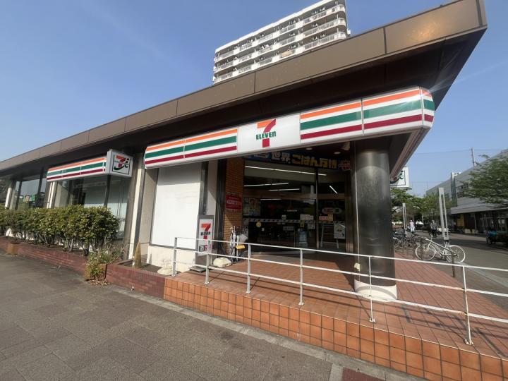 セブンイレブン江戸川清新プラザ店約450ｍ
