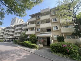清新中央ハイツ１ー４号棟の外観