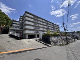 シャルム甲陽園の外観
