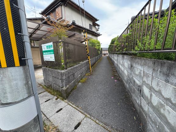 物件横の通路