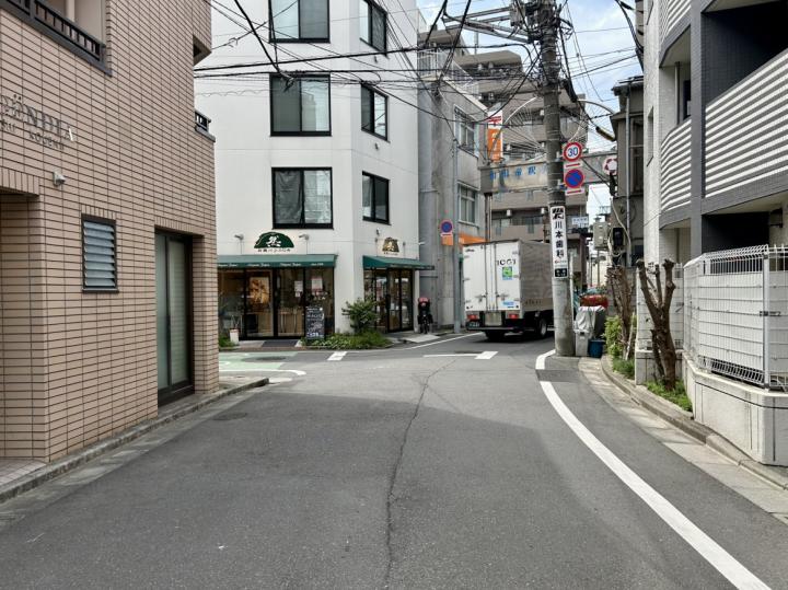 前面道路5m超