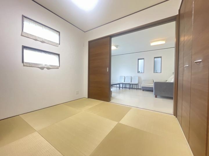 浴室に窓もございます。