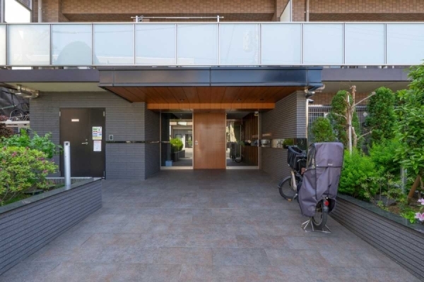 エントランス（撮影年月：2025年04月）