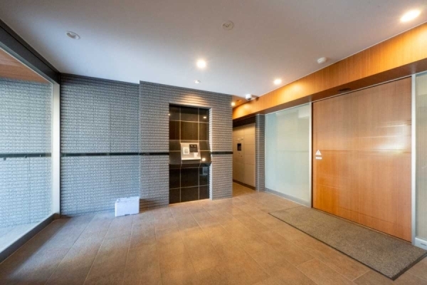 エントランス（撮影年月：2025年04月）