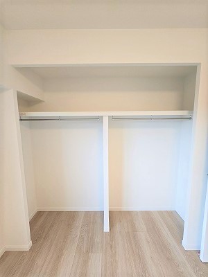 洋室５．４帖の収納