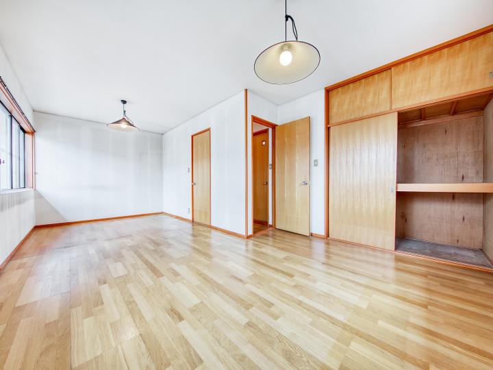 間仕切り工事で2部屋にできます。