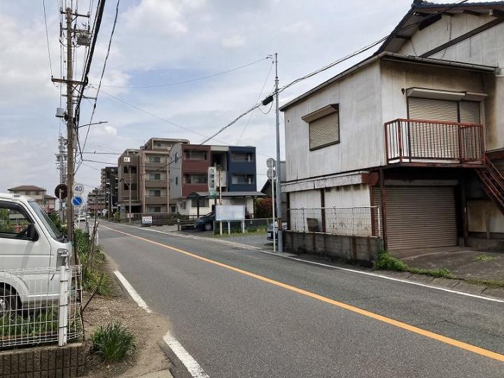 北西側公道約６．９ｍ