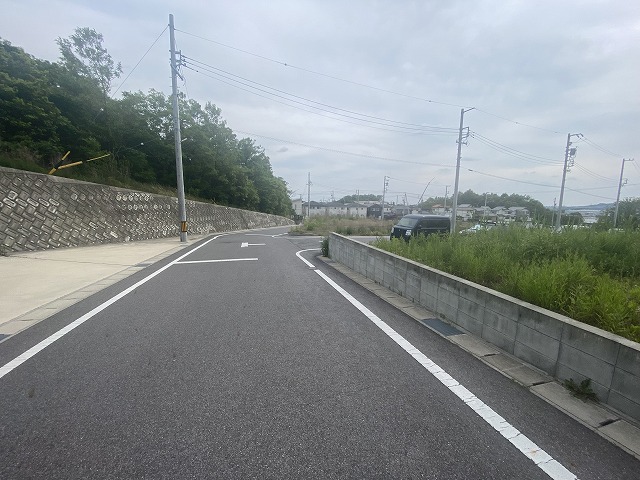 東側道路