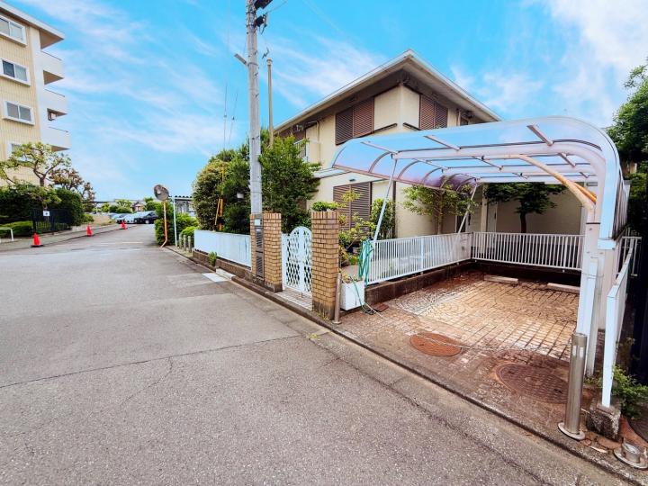 南西側道路より撮影