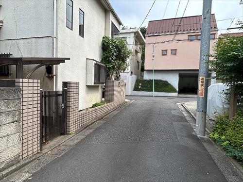 西側前面道路２