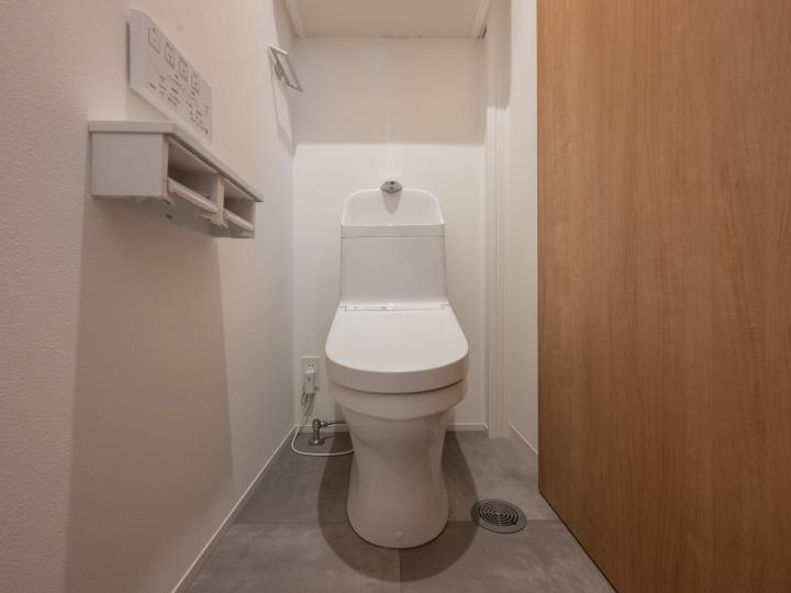 トイレは、1階と2階に設置。シンプルなデザインです。