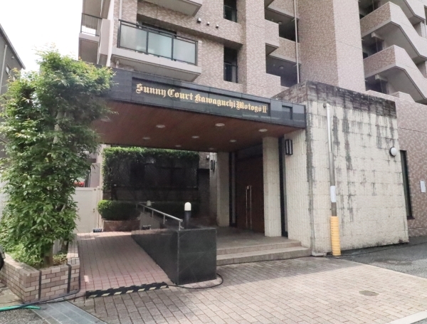 エントランス前