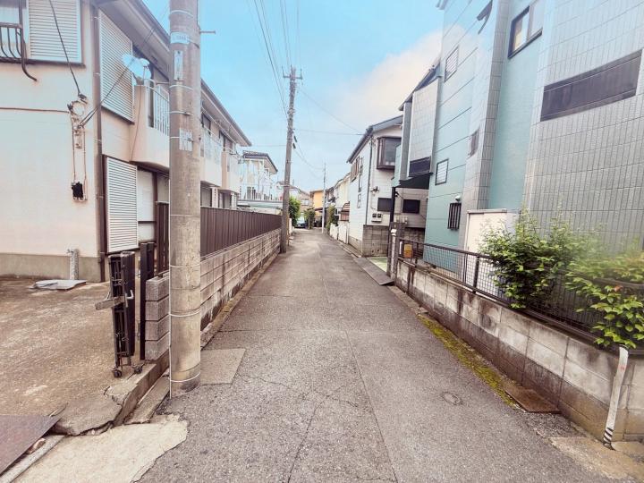 南側前面道路　公道現況幅員約3.7m