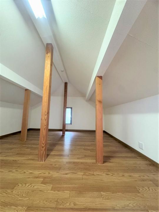 屋根裏収納