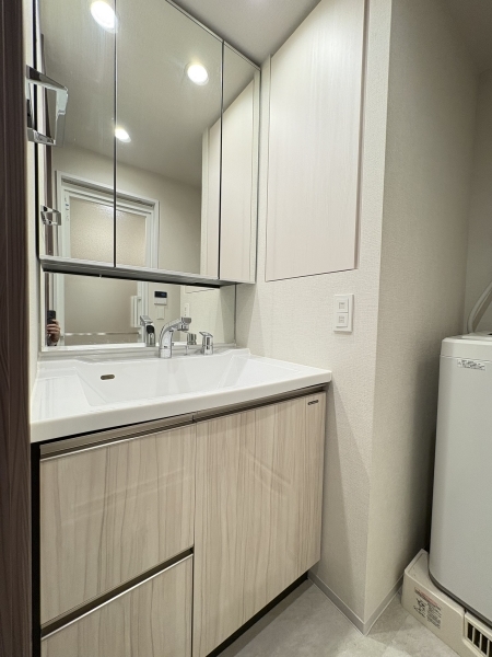 三面鏡洗面化粧台