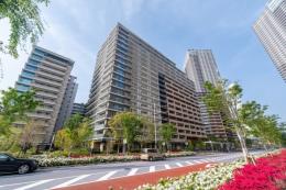 ＨＡＲＵＭＩ　ＦＬＡＧ　ＳＵＮ　ＶＩＬＬＡＧＥＦ棟の外観